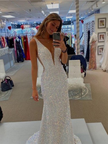 Affordable Sleeveless V-Neck Velvet Sequin Sweep Train Prom Dresses Canada